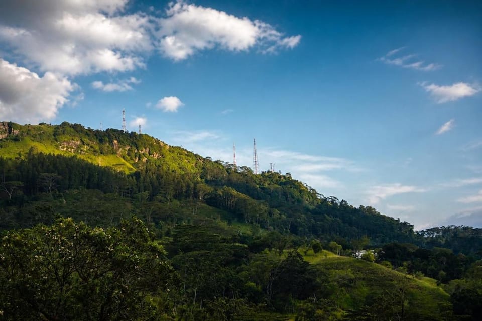 Misty Peaks Hanthana Boutique Homestay Vacation rental in Gangawatakorale