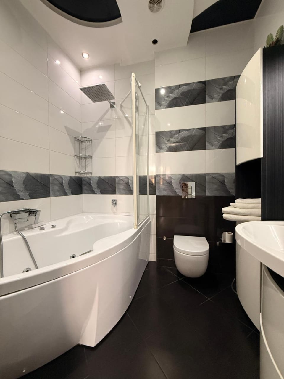 Аркадия ЖК Первая Жемчужина До 7 гостей Низкий этаж Apartment in Odessa