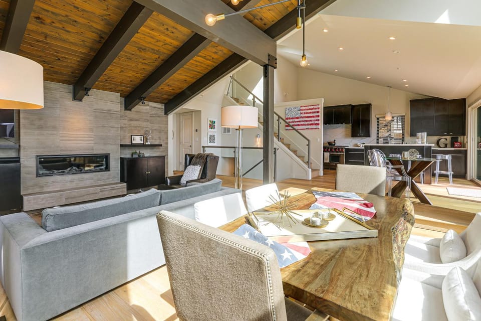 Stunning Lake & Mtn Views! CB/Incline Village Home House in Crystal Bay