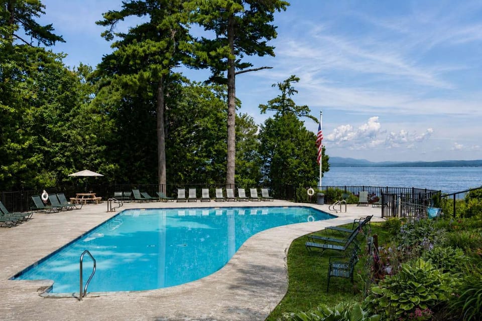 Gilford Lake Retreat 5-Min Walk to Beach Pools Apartment in Laconia