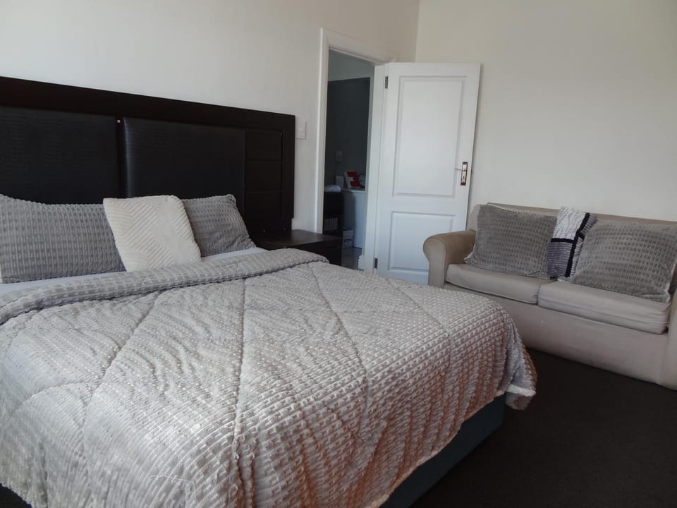 A S Guest House - Claremont Bed and Breakfast in Cape Town