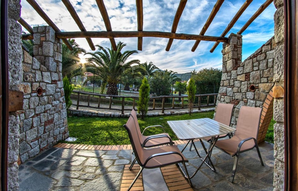 Patio, Day