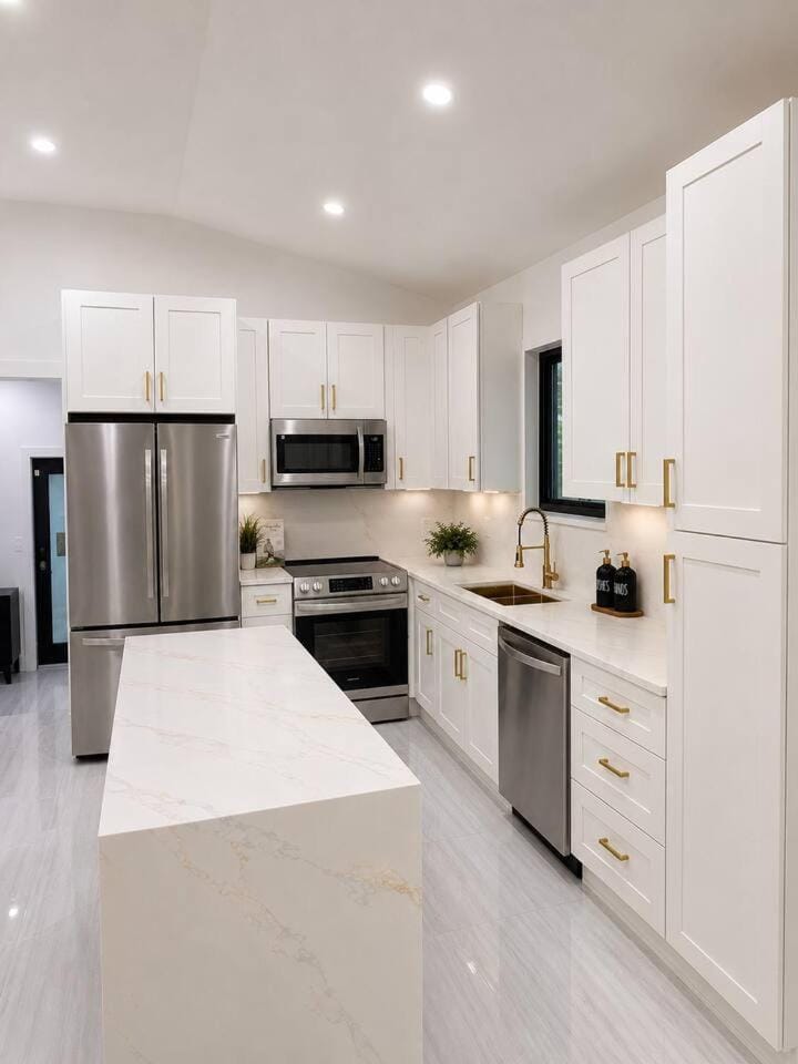 Luxury Designer 4BD Home with Spa Next to Downtown House in El Portal
