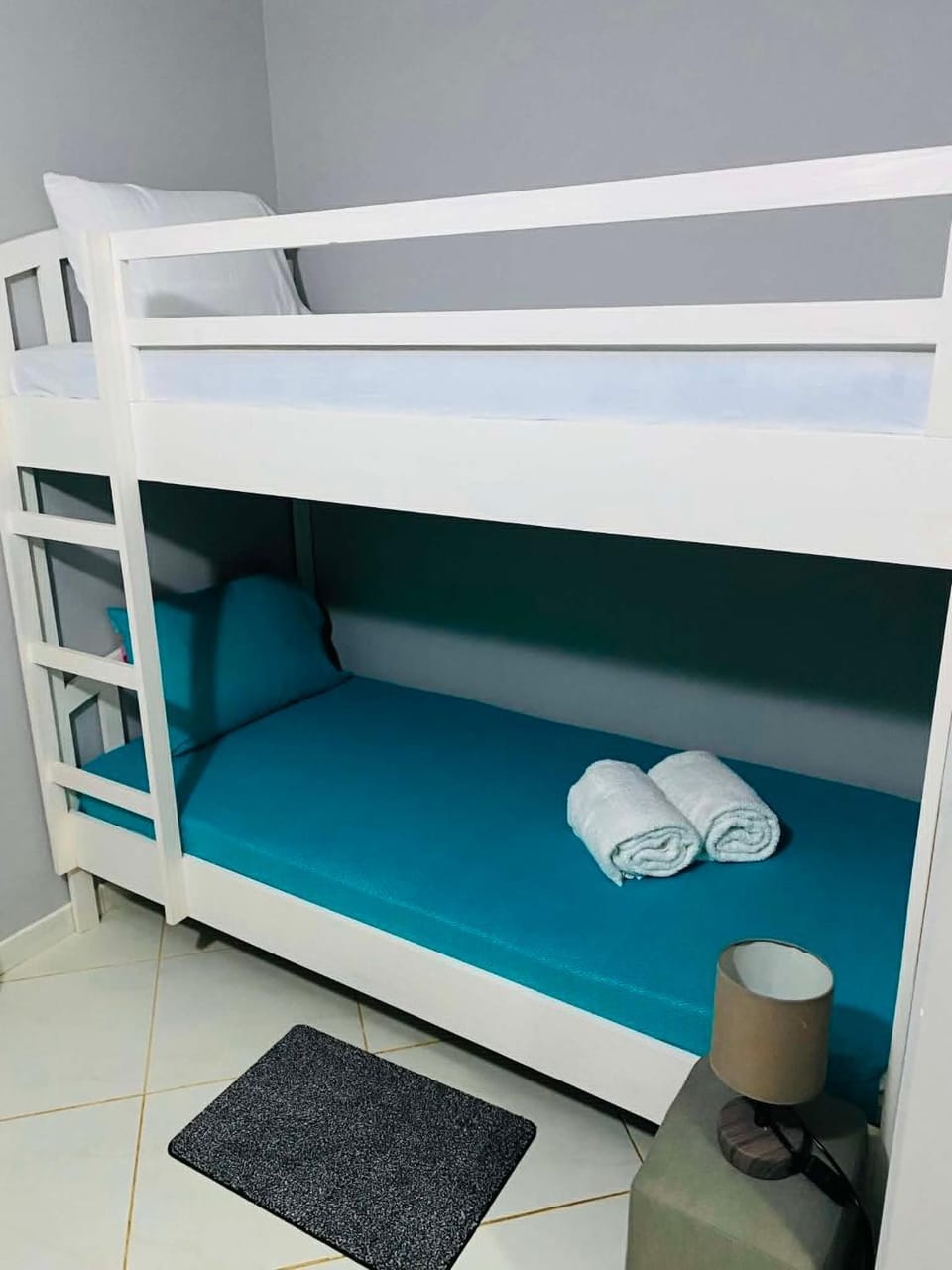 Bedroom, bunk bed