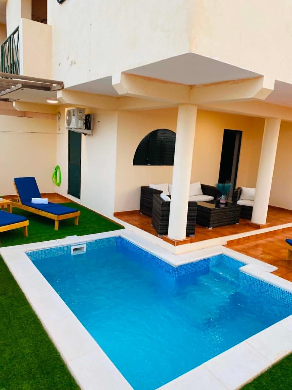 Swimming pool, Swimming pool