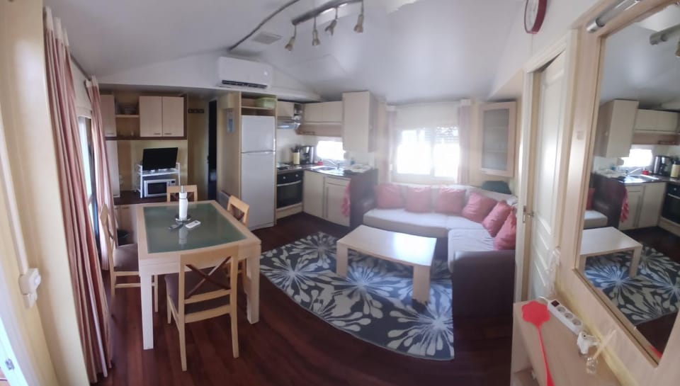 Bungalow Campground/ 
RV Resort in Les Mathes
