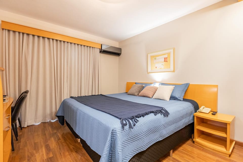 Bed, Photo of the whole room, Bedroom, air conditioner