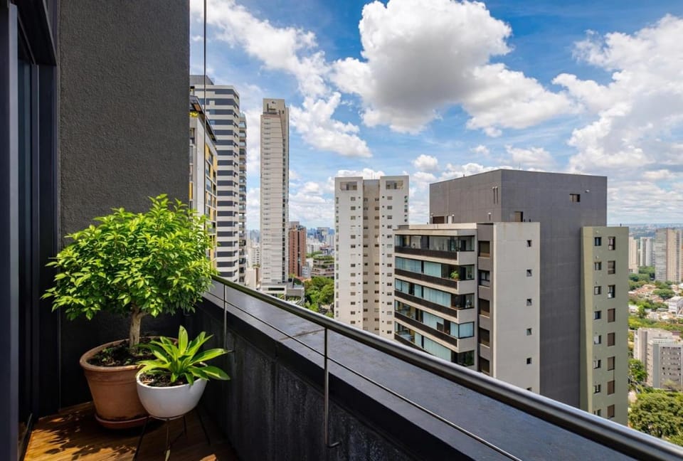 View (from property/room), Balcony/Terrace, City view