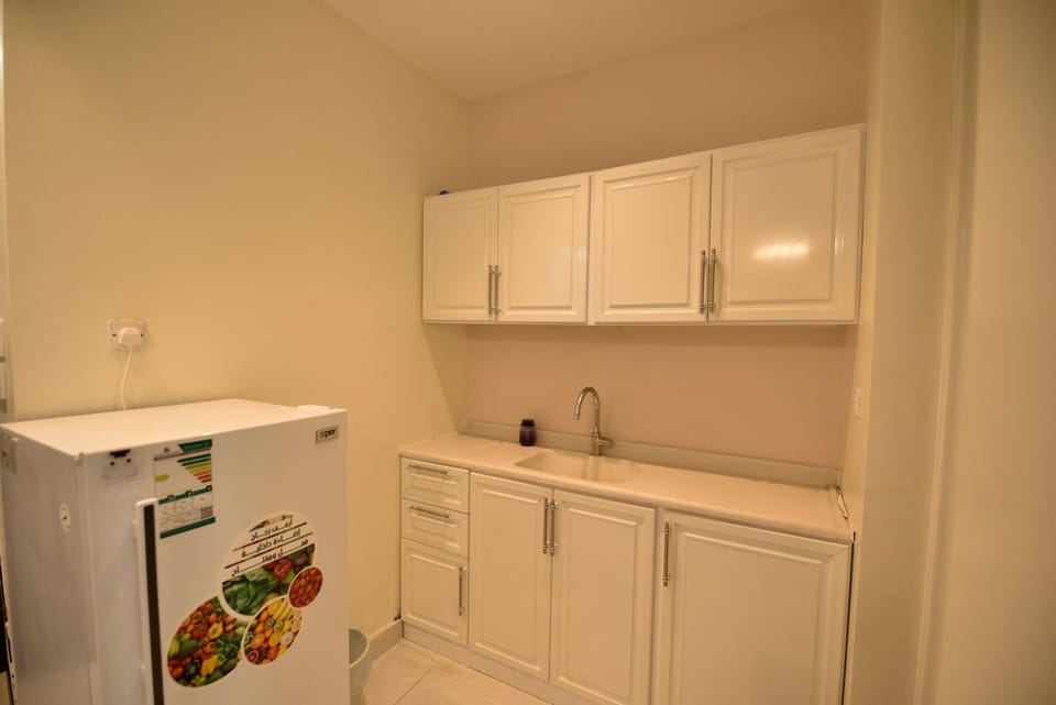 شقه انيقه في حي الحمراء - الخبر Apartment in Al Khobar