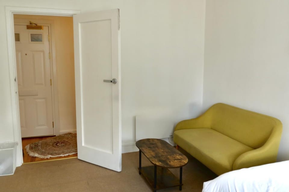 Living room, Photo of the whole room, Bedroom