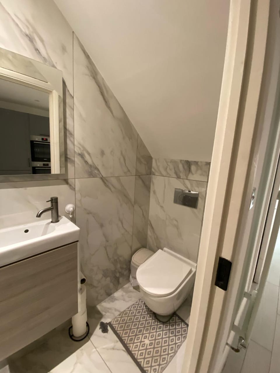 Bathroom, towels