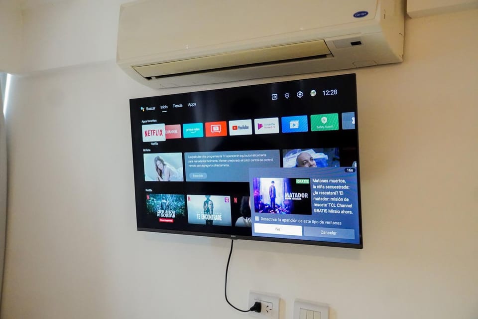 Communal lounge/ TV room, TV and multimedia, air conditioner