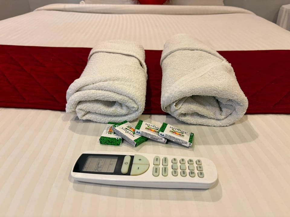 Bed, Photo of the whole room, towels