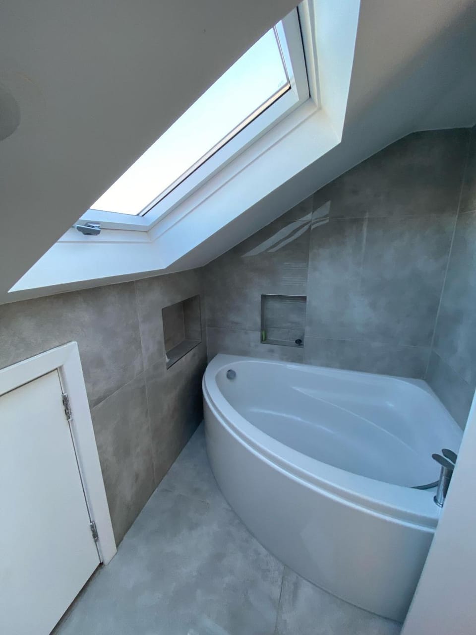 Bathroom, Bath