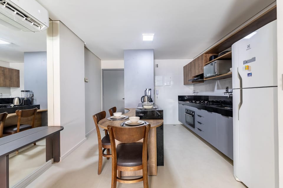 Kitchen or kitchenette, dishwasher, minibar, oven, stove