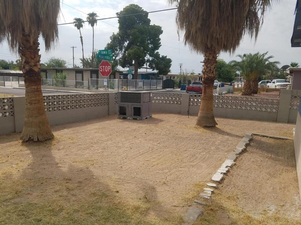 Shared Room #2 bed 2 females only room Vacation rental in Las Vegas