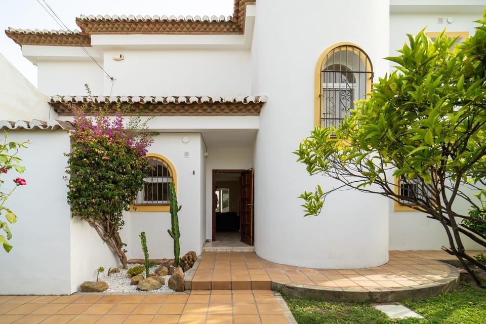 Villa del sol Elviria Villa in Marbella