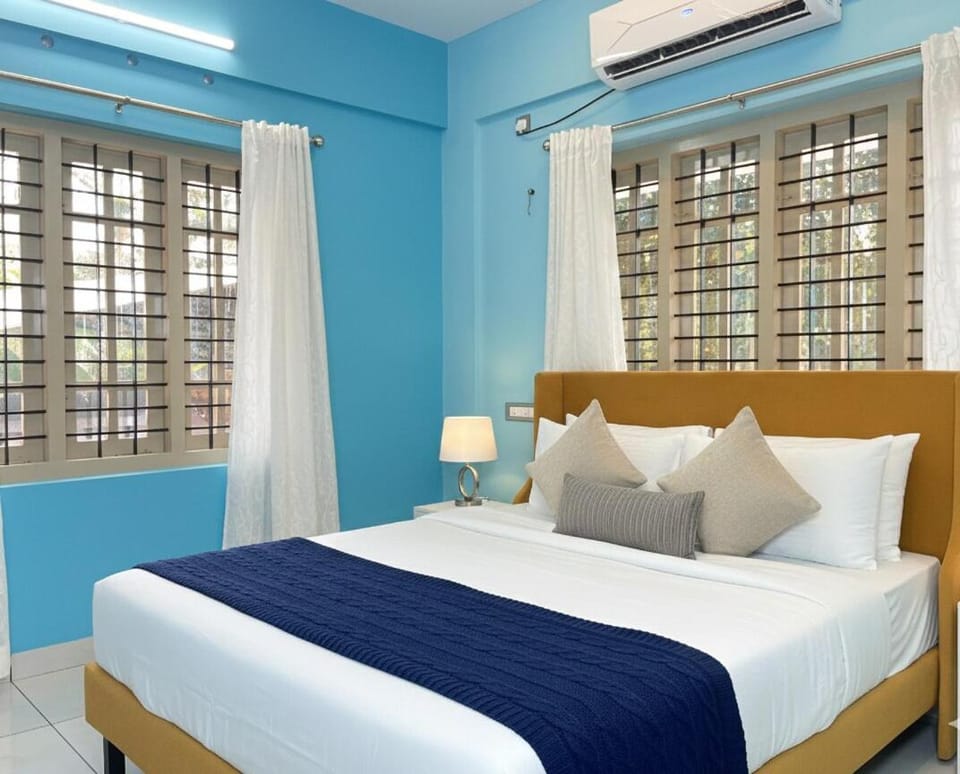 Bed, Photo of the whole room, Bedroom, air conditioner