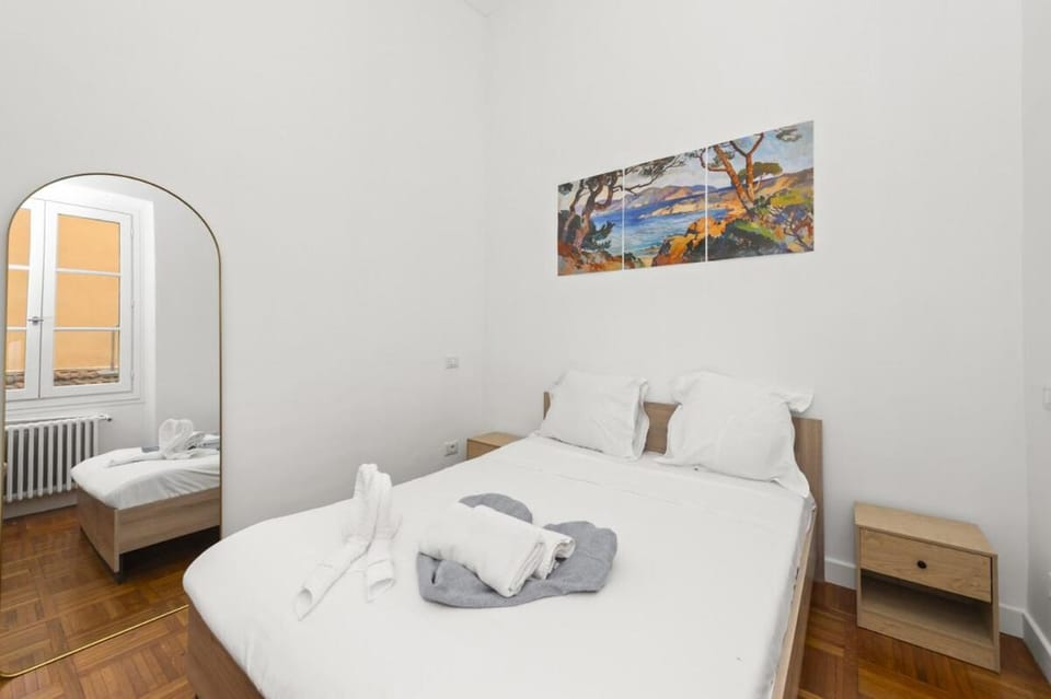 Appartement lumineux 4pax dans bâtiment historique Apartment in Menton