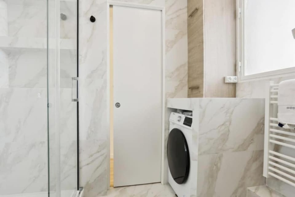 Mobility lease Large studio Paris Apartment in Paris
