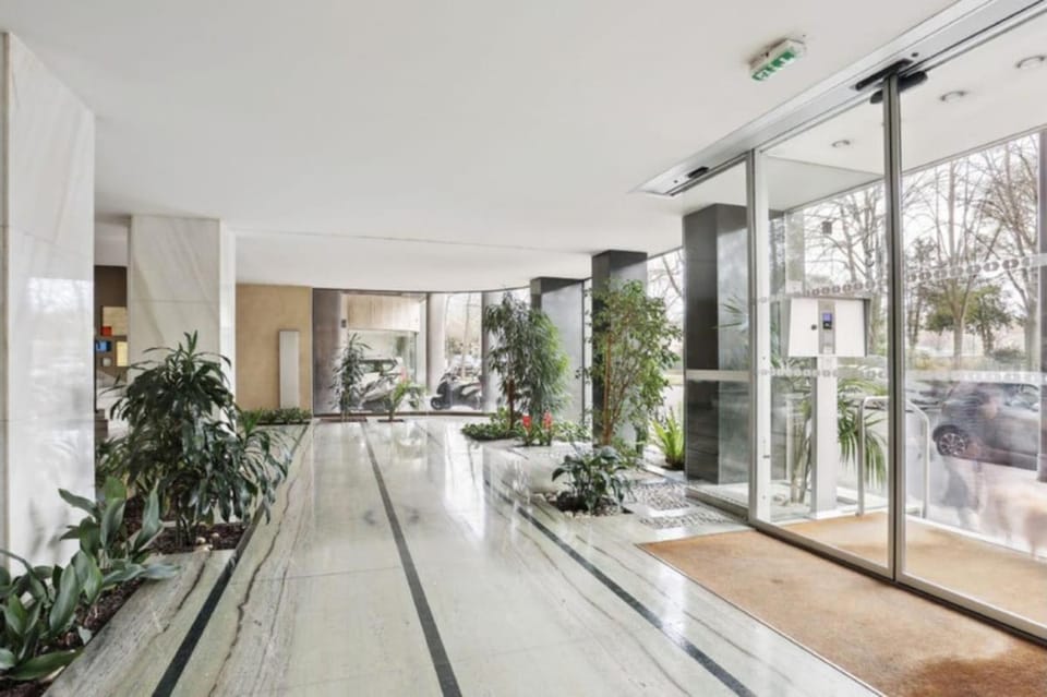 Mobility lease Large studio Paris Apartment in Paris