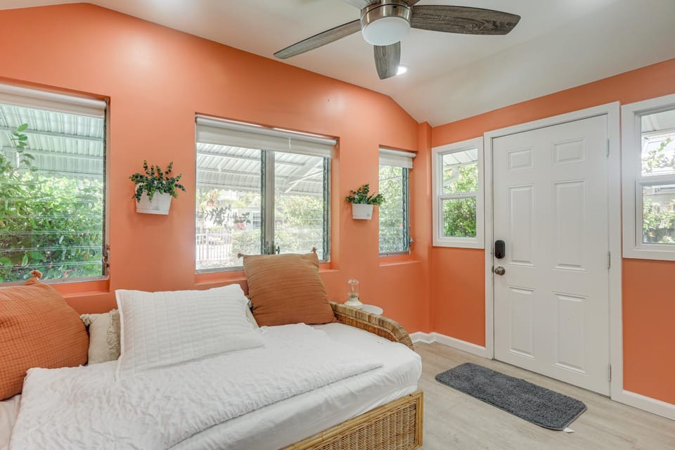 Walk to Dtwn! Home 2 Mi to Lake Worth Beach Park House in Lake Worth