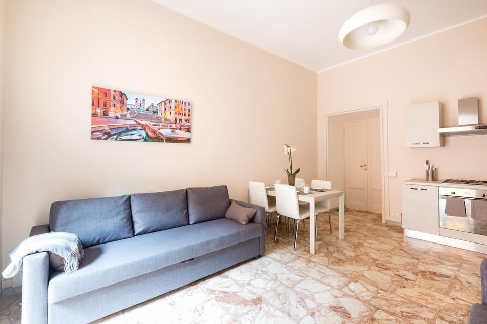 TV and multimedia, Kitchen or kitchenette, Living room, Seating area, Dining area