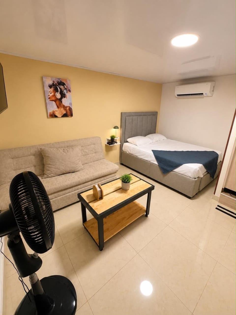 Seating area, Bedroom