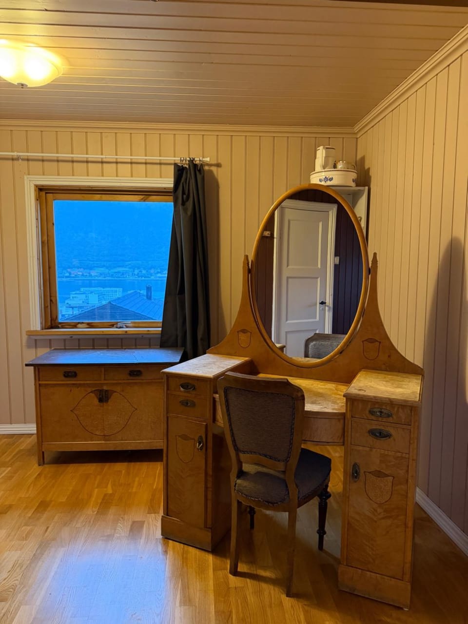 Rom i koselig, gammelt hus sentralt i Tromsø Vacation rental in Tromso