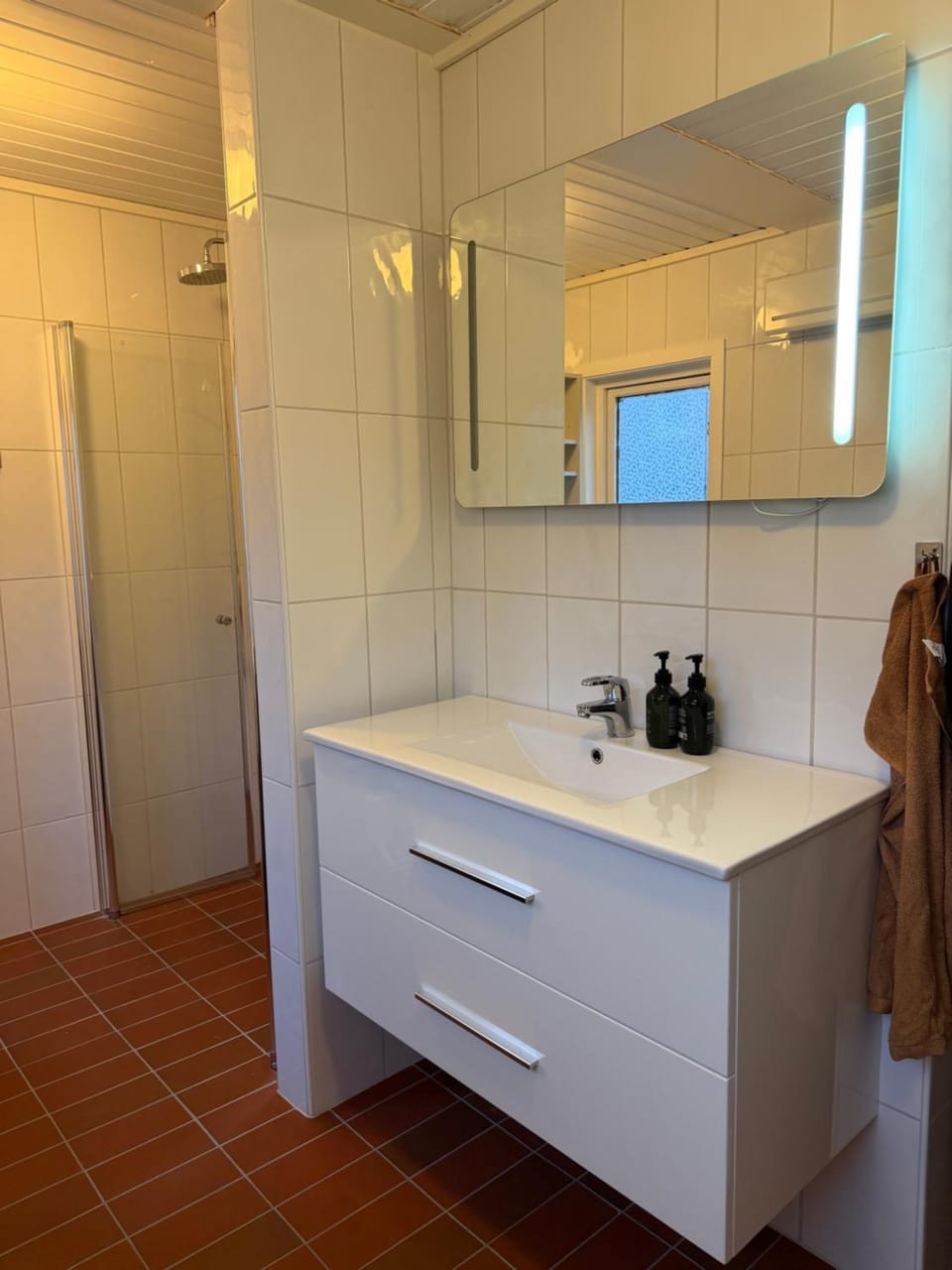 Bathroom, towels