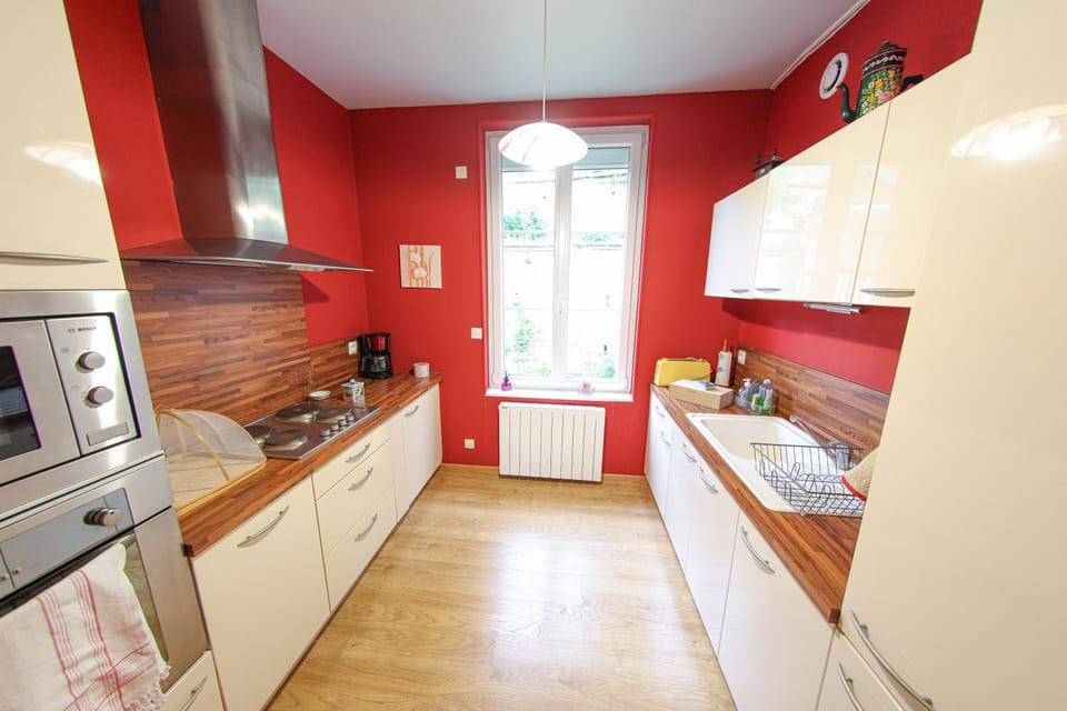 La Maison aux Hirondelles Bed and Breakfast in Normandy