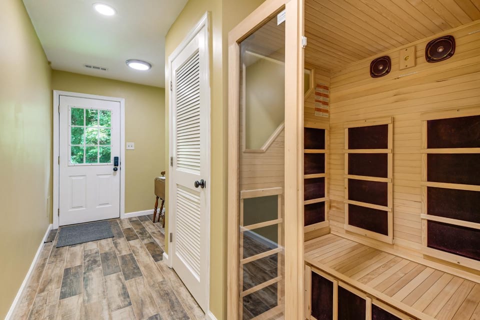 Private Sauna! Studio in Harpers Ferry Apartment in Harpers Ferry
