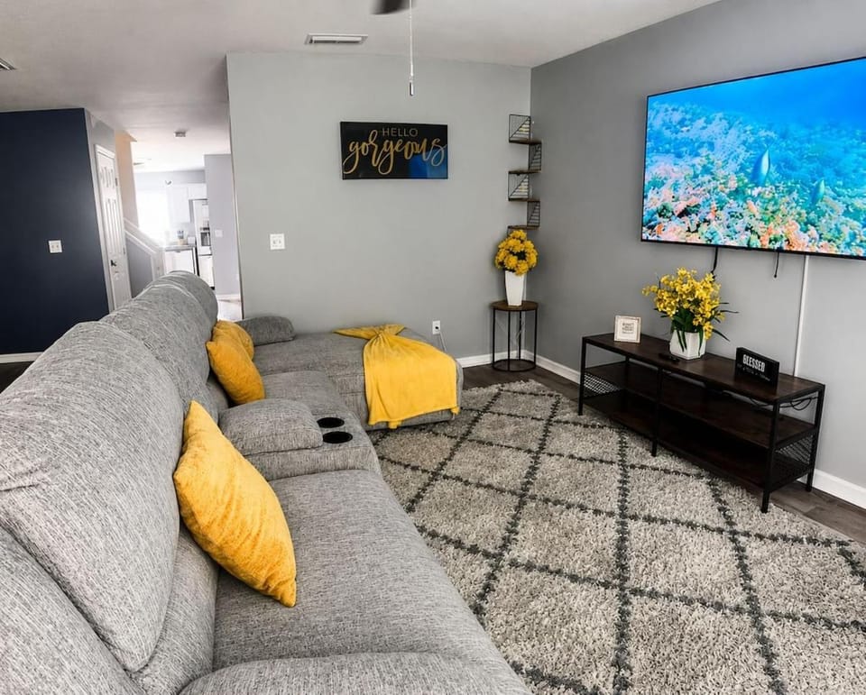 3BR Near Disney - pool - sleeps 8 House in Kissimmee