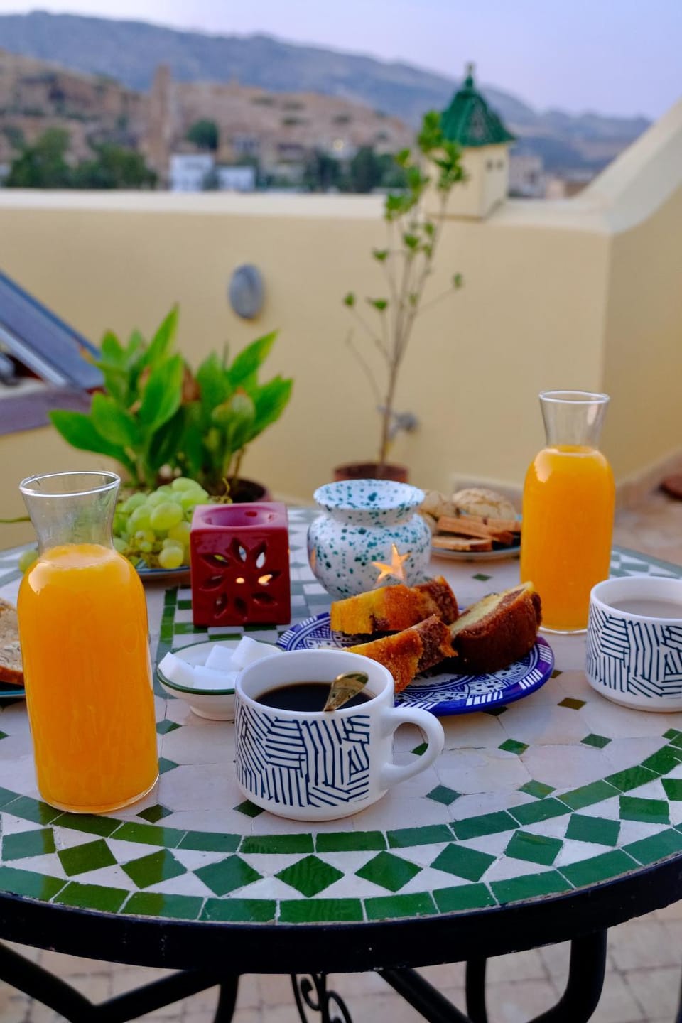Balcony/Terrace, Balcony/Terrace, Food and drinks, Dining area, Food, Mountain view, Breakfast