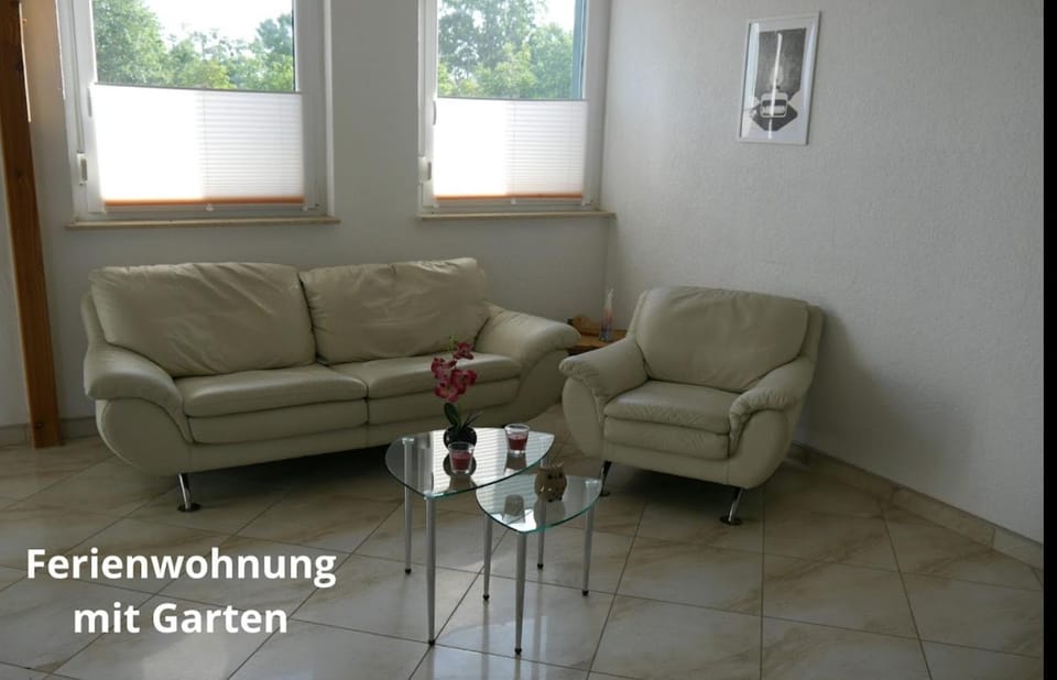 Ferienwohnung mit Kamin und Garten - 10 Minuten von Templin Apartment in Templin