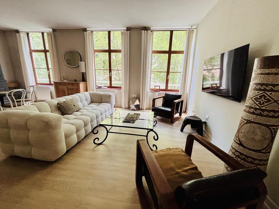 Communal lounge/ TV room, TV and multimedia, Living room, Seating area