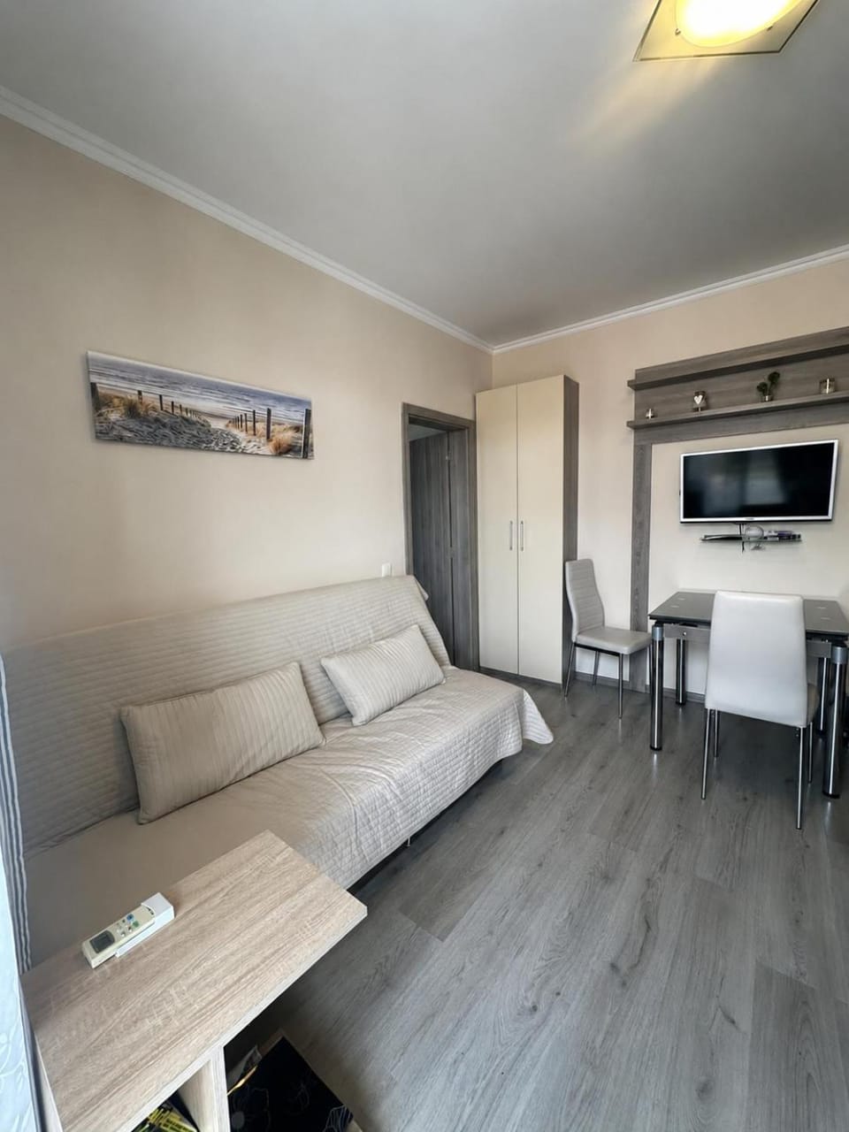 Communal lounge/ TV room, TV and multimedia, Living room, Dining area