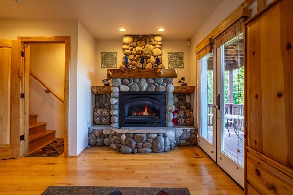 Tahoe Village Summit Escape Apartment in Kingsbury