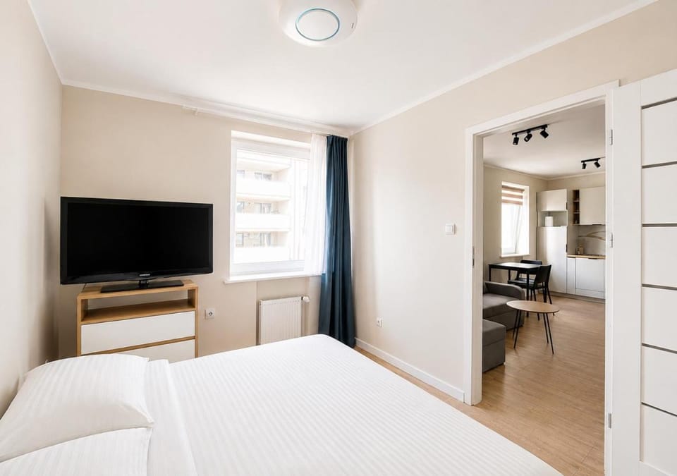 Communal lounge/ TV room, Bed, TV and multimedia, Kitchen or kitchenette, Photo of the whole room, Evening entertainment, Bedroom, hair dresser