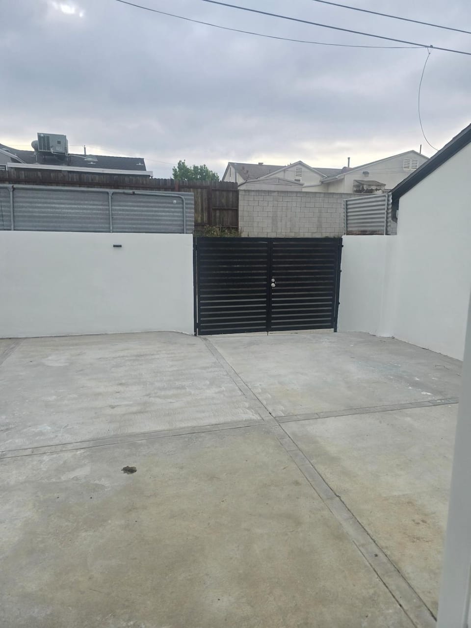 Property building, Patio, Parking
