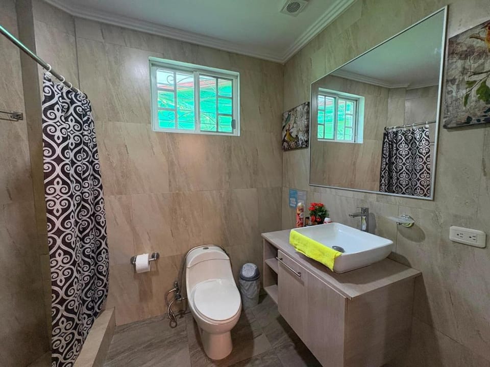Casa vacacional con piscina House in Manta