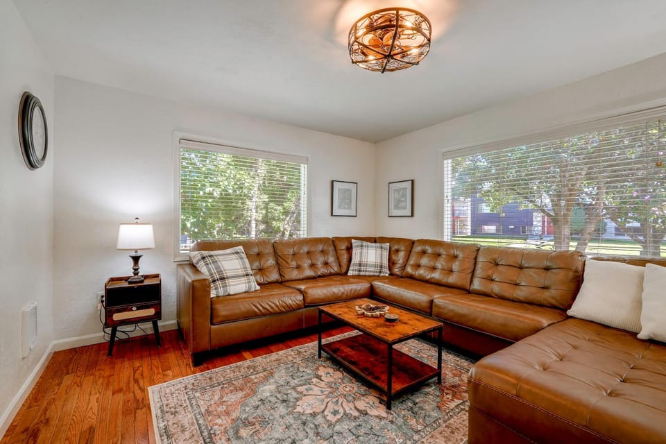 Walk to Dtwn Corvallis: Home Near OSU & Riverwalk House in Corvallis