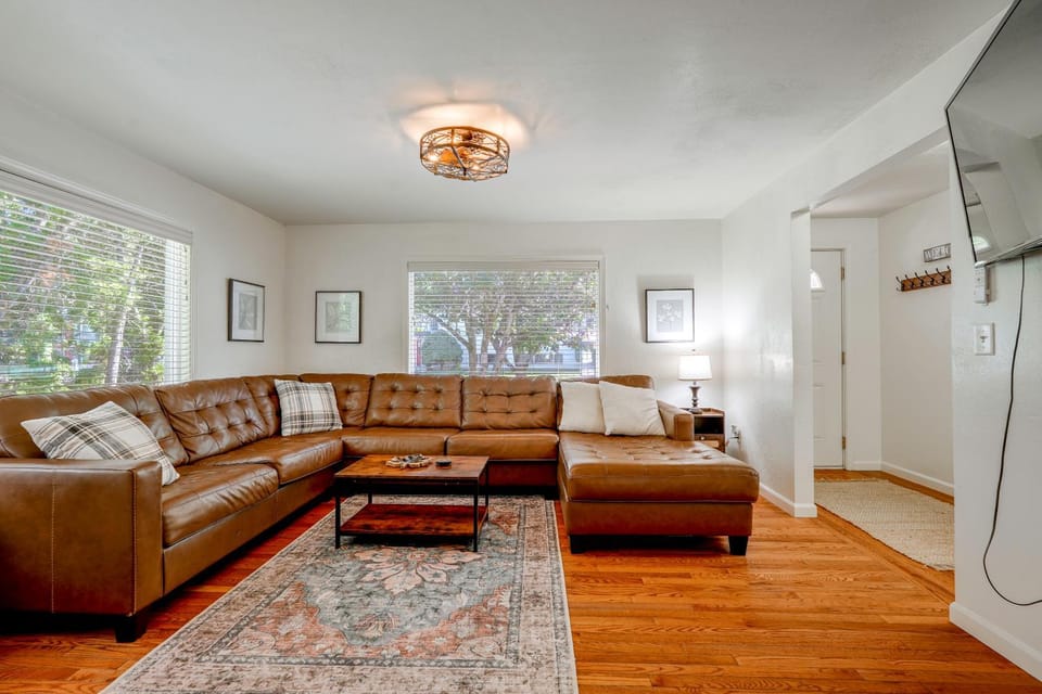 Walk to Dtwn Corvallis: Home Near OSU & Riverwalk House in Corvallis