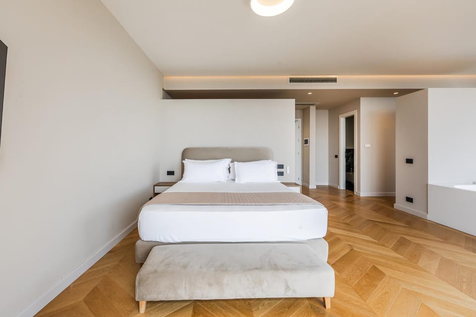 Bed, Photo of the whole room, Bedroom, towels, wardrobe