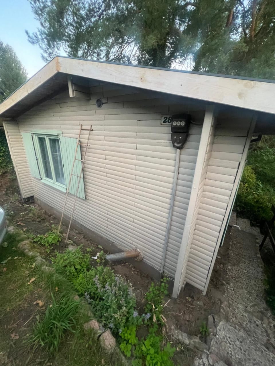 Property building, Day