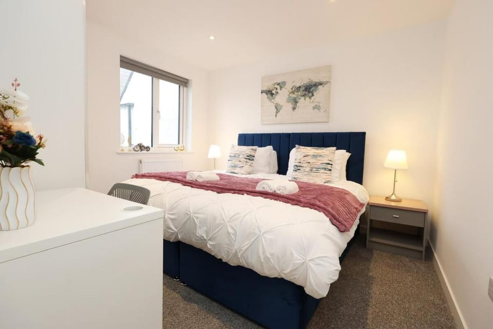 Cardiff Central Luxury Apartment with Balcony with Hot Tub and Free Parking Apartment in Cardiff