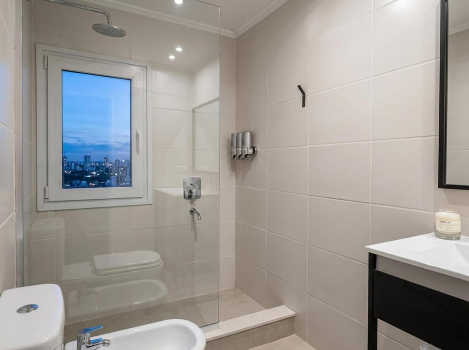 Shower, Toilet, Bathroom, Bath, towels