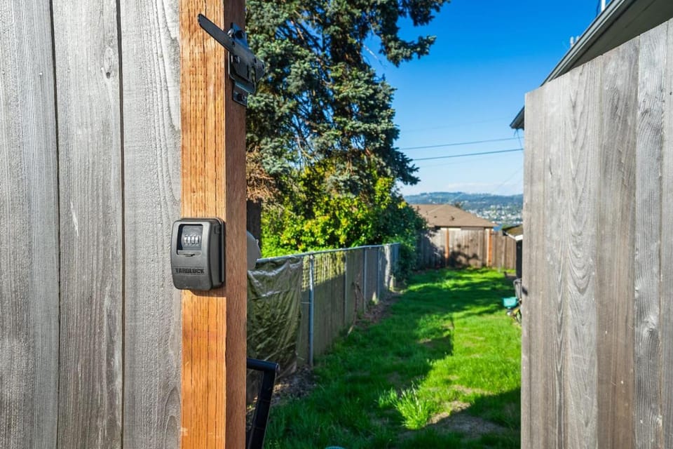 Facade/entrance, Garden, Garden view