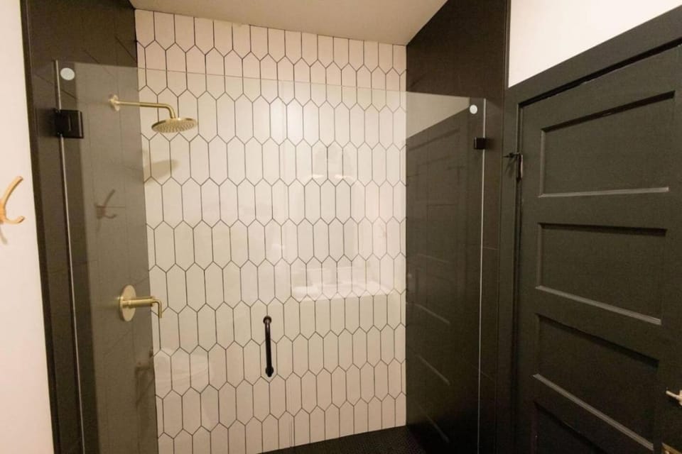 Speakeasy King Room Rm 4 Hotel in Nevada City