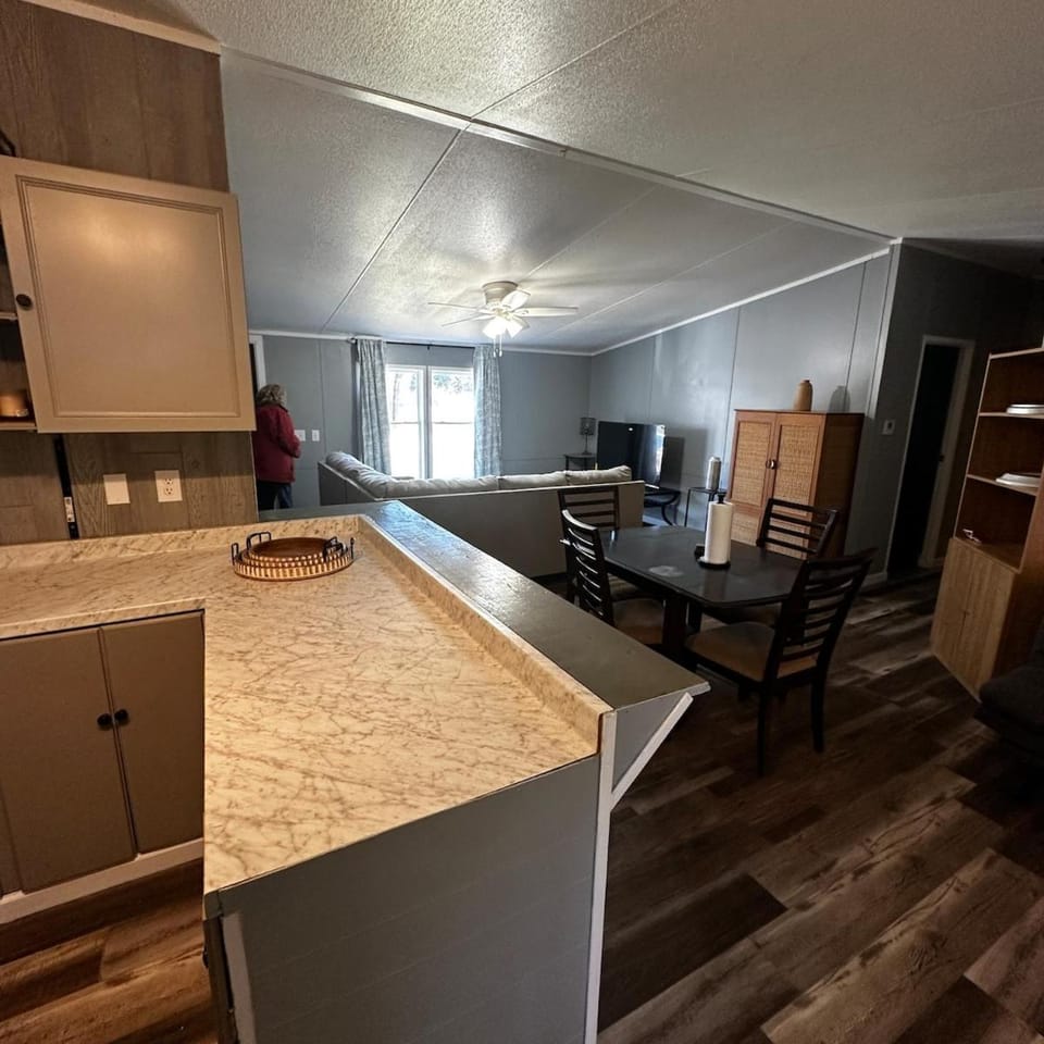 Complete house near mile of Sandy Beach & Sunsets House in Sylvan Beach